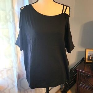 SALE! Black shien cold shoulder shirt